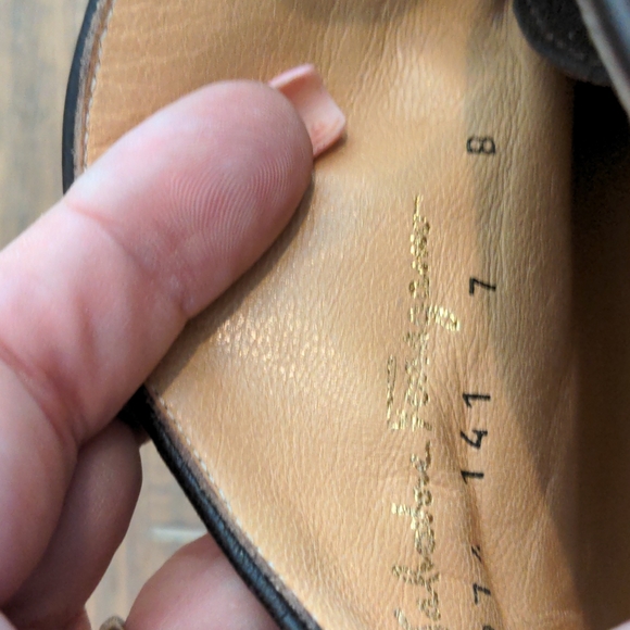 SALVATORE FERRAGAMO VINTAGE BROWN SUEDE BOOTIES - Picture 7 of 8